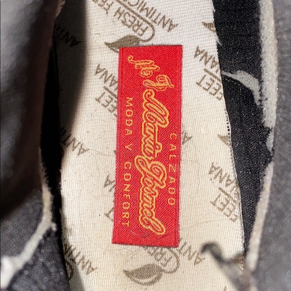 Chelsea Boot - Picture 5 of 6